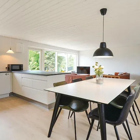 Prázdninový dům Three-bedroom Holiday In