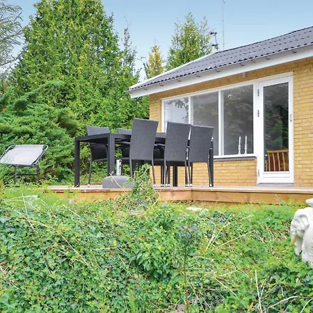 Three-bedroom Holiday In Prázdninový dům *